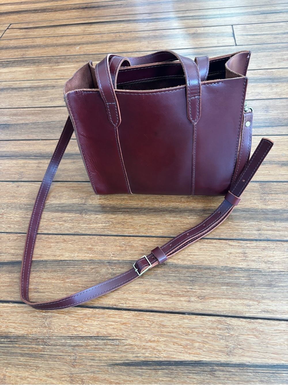 Portland Leather Cognac Medium Lola Crossbody Tote Bag Adjustable Strap - Picture 4 of 8